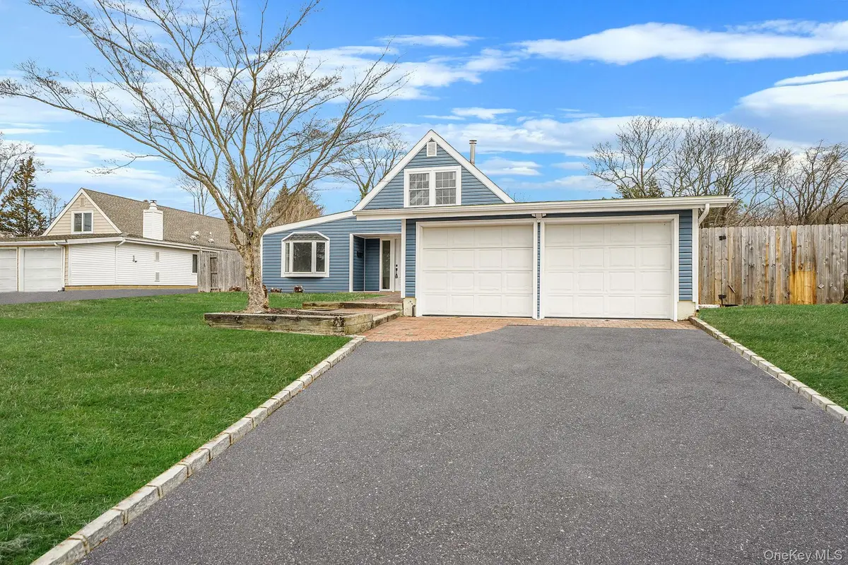 167 Silverleaf Lane, Islandia, NY 11749 - Image #1