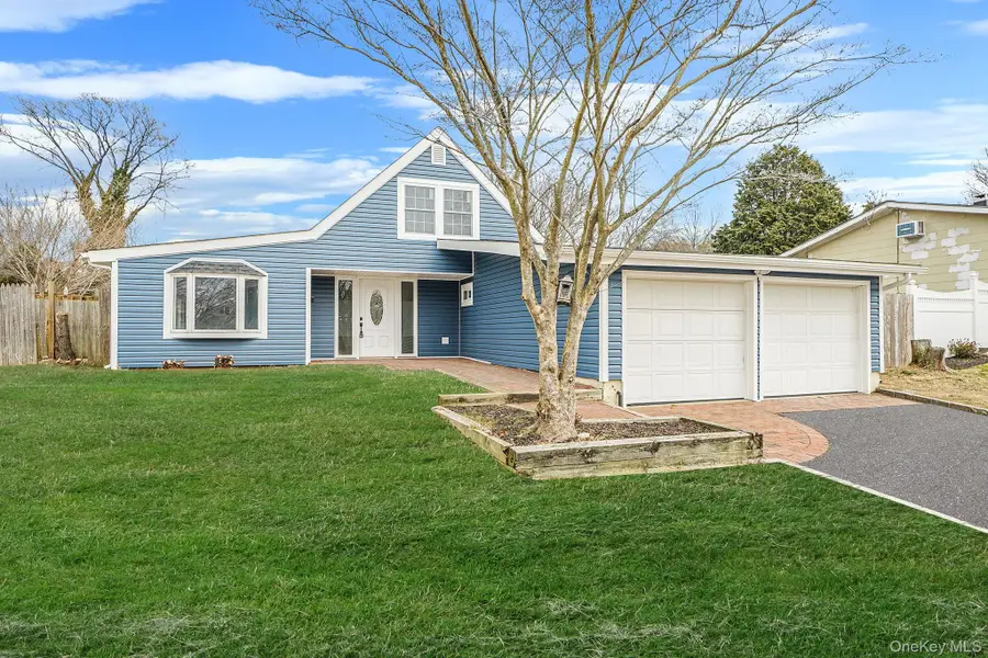 167 Silverleaf Lane, Islandia, NY 11749 - Image #3