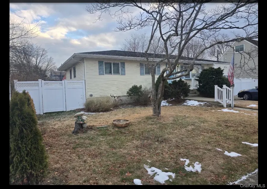 76 Harrisburg Street, Bay Shore, NY 11706 - Image #2