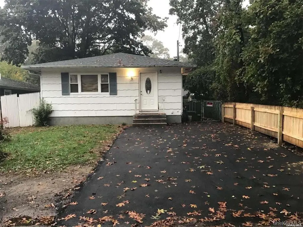 20 Broadway, Mastic, NY 11950 - Image #1