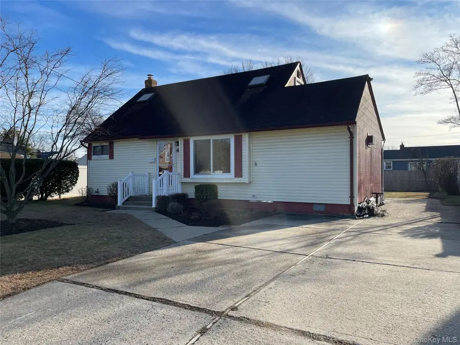 413 37th Street, Lindenhurst, NY 11757 - Image #2