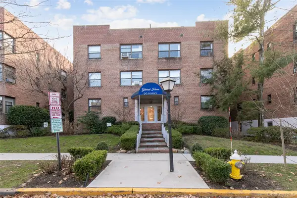 90 Schenck Avenue #3P, Great Neck, NY 11021