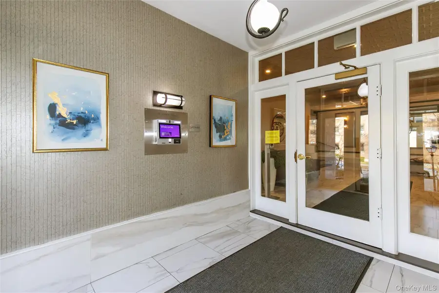 90 Schenck Avenue #3P, Great Neck, NY 11021 - Image #3