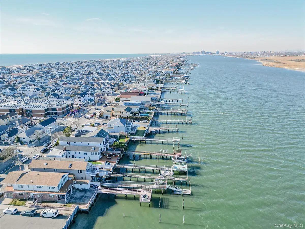 991 W Park Avenue, Long Beach, NY 11561 - Image #1