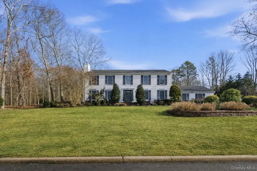 39 Foreston Circle, Manorville, NY 11949 - Image #2