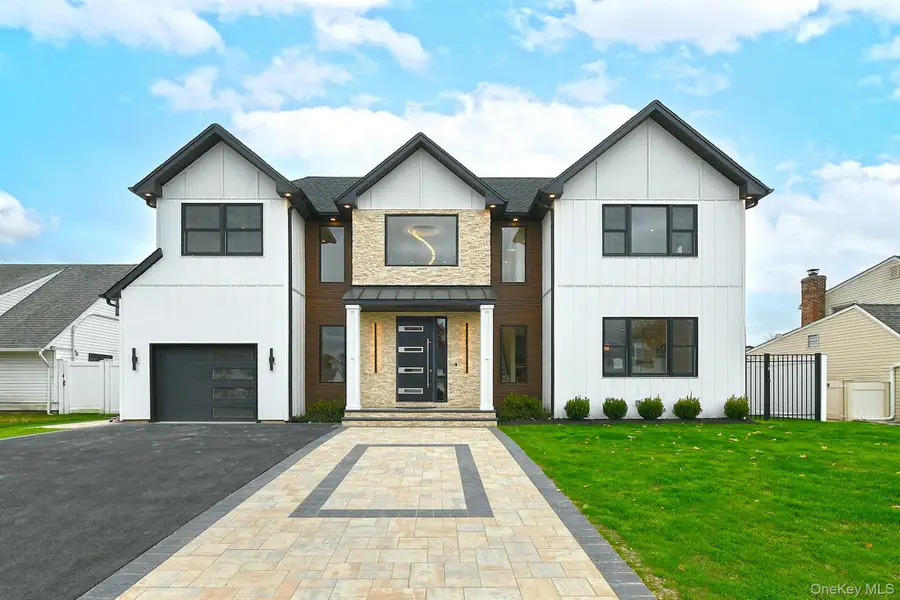 39 Forest Lane, Westbury, NY 11590 - Image #3