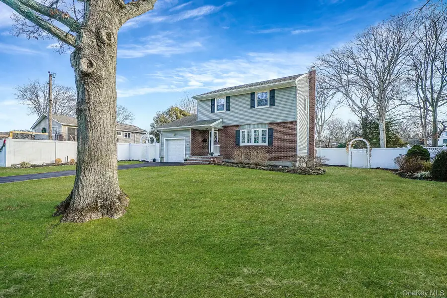 263 Keswick Drive, East Islip, NY 11730 - Image #3
