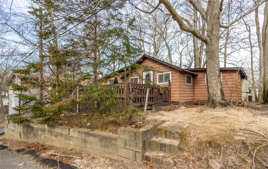 28 Anchor Path, Baiting Hollow, NY 11933 - Image #2