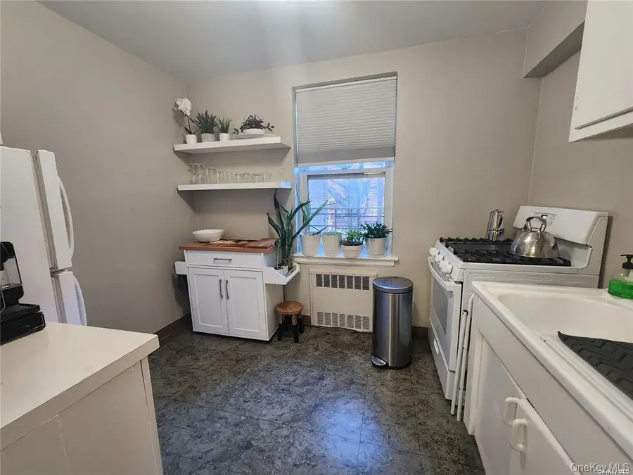 120-10 85 Avenue #2j, Kew Gardens, NY 11415 - Image #3