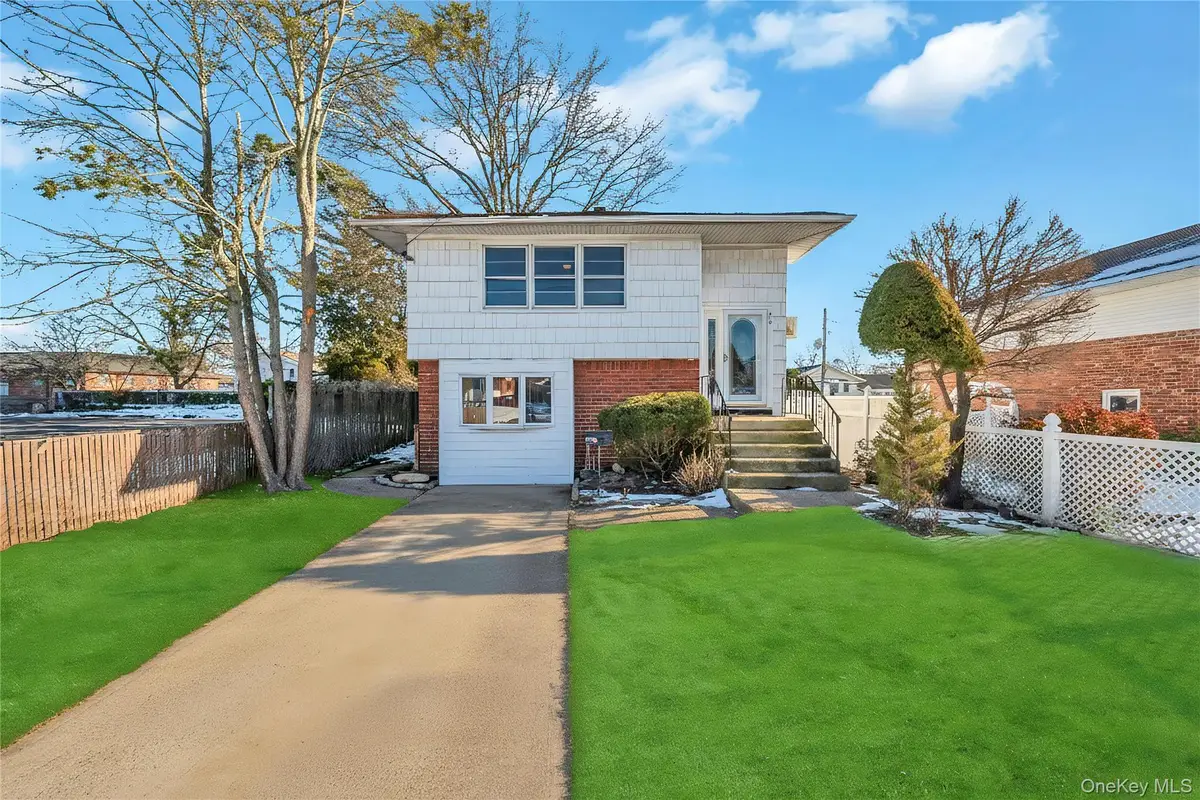 960 Linden Avenue, Westbury, NY 11590 - Image #1