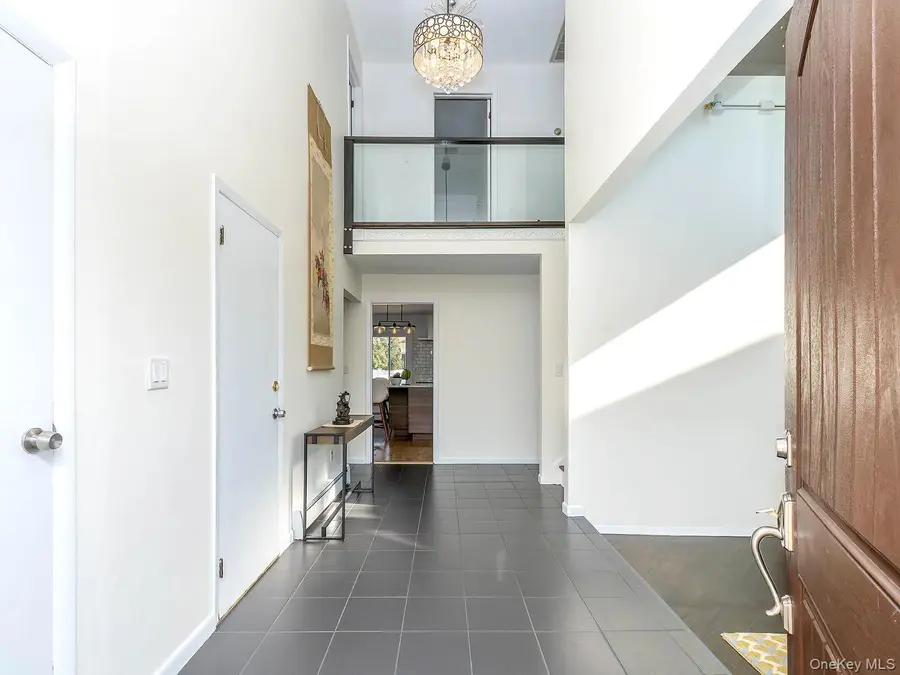 127 Cow Neck Road, Port Washington, NY 11050 - Image #2