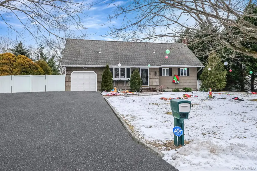 38 Camille Lane, East Patchogue, NY 11772 - Image #2