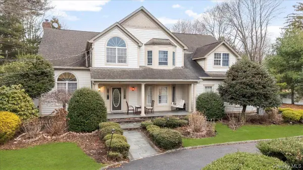 21 Astor Avenue, Saint James, NY 11780