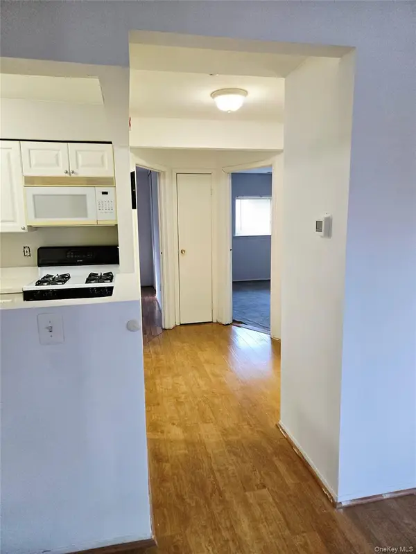 79 Pointe Circle South #79, Coram, NY 11727