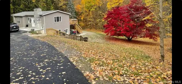 198 Pleasant Ridge Road, Poughquag, NY 12570