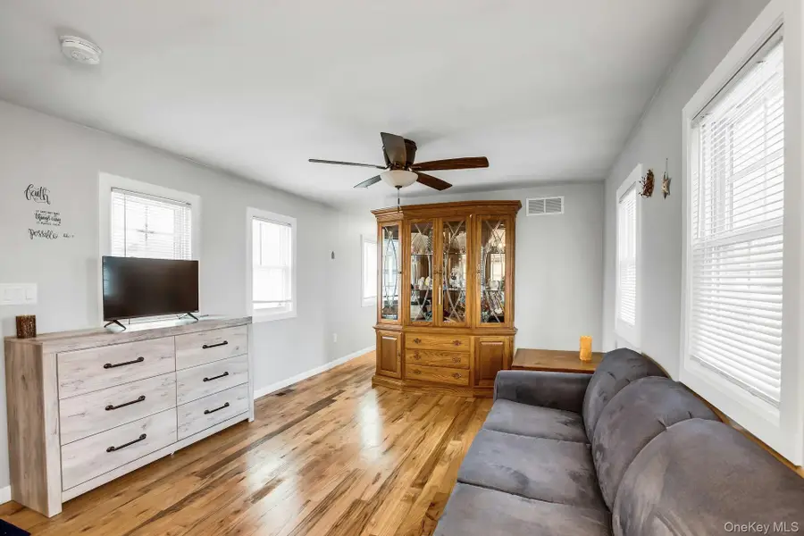 58 Valley Forge Drive, Bohemia, NY 11716 - Image #3