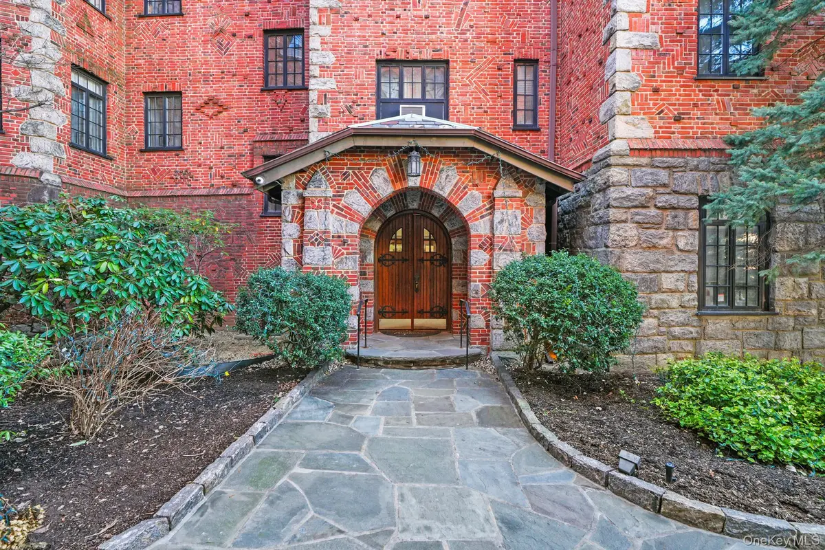 45 Pondfield Road W #5F, Bronxville, NY 10708 - Image #1