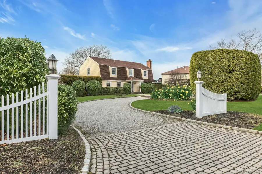 26 Oak Lane, Hampton Bays, NY 11946 - Image #2