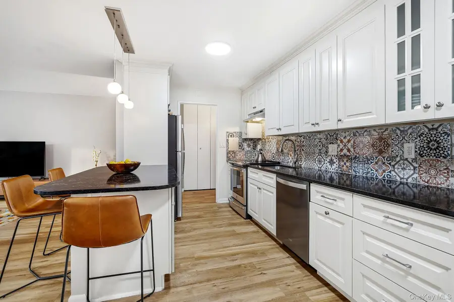 100 High Point Drive #306, Hartsdale, NY 10530 - Image #3