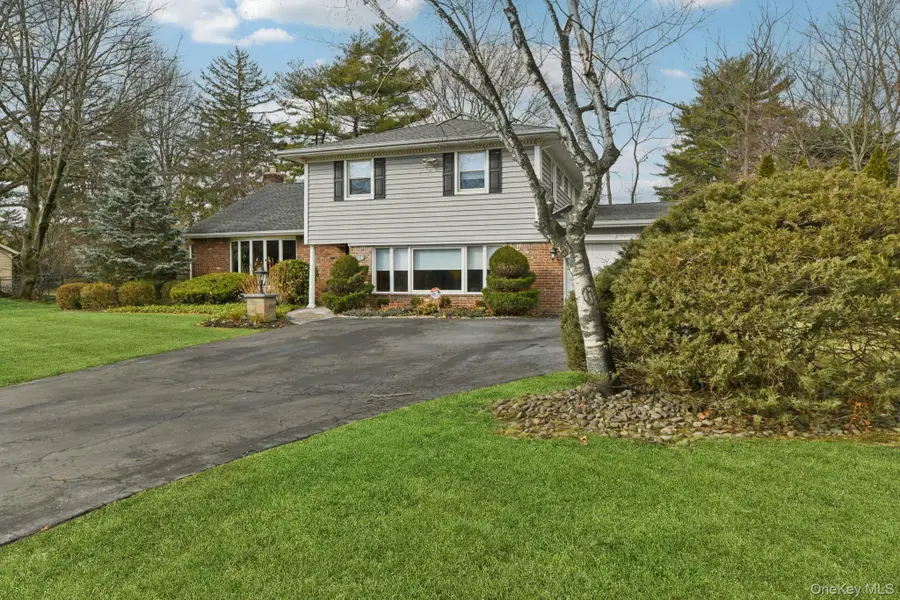 14 Fairway Drive, Great Neck, NY 11020 - Image #3