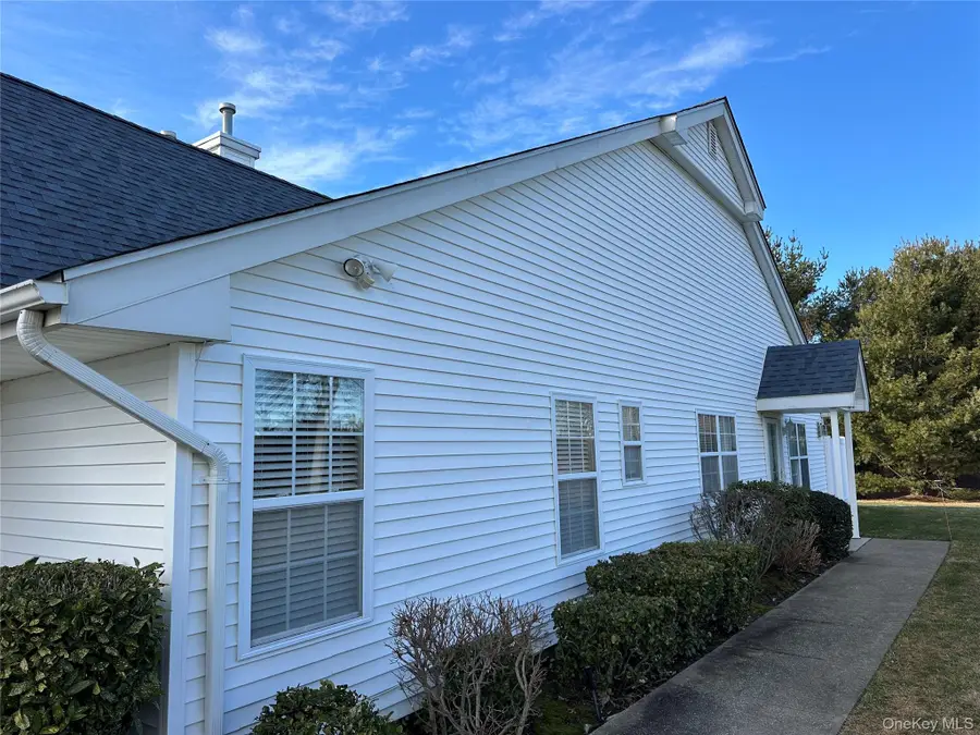 47 Summerfield Lane N, Riverhead, NY 11901 - #2