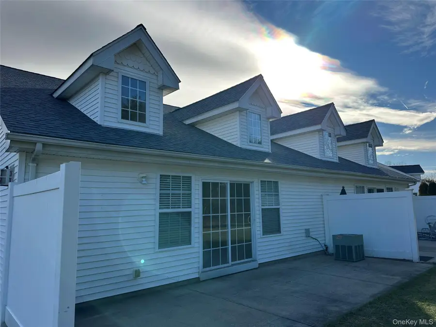 47 Summerfield Lane N, Riverhead, NY 11901 - #3