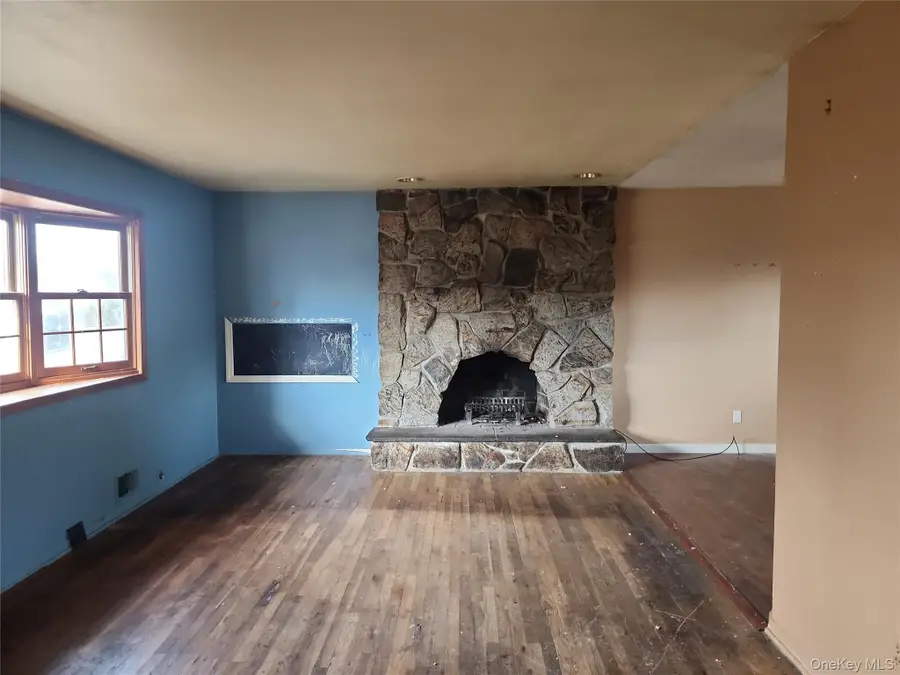 267 Woodhull Avenue, Port Jefferson Station, NY 11776 - Image #3