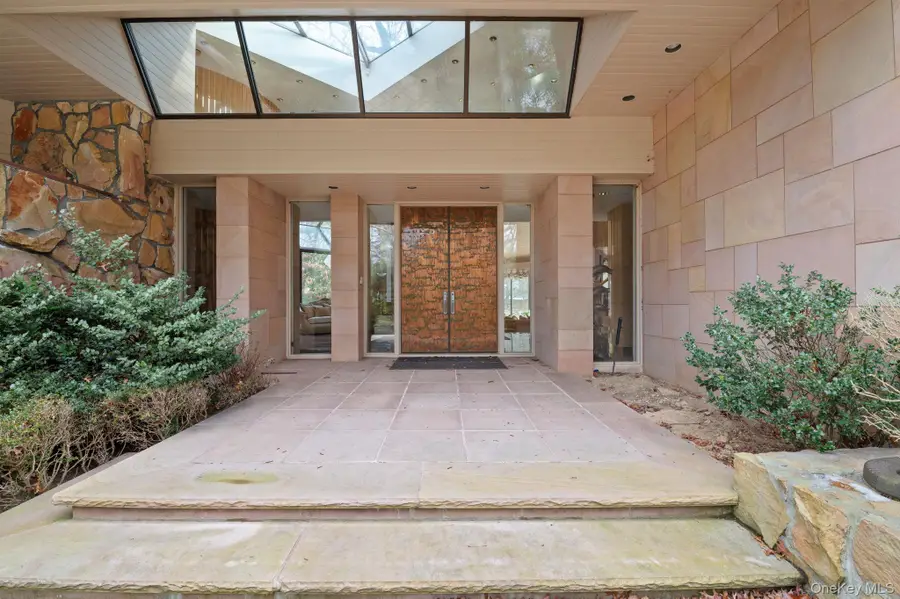 101 Wheatley Road, Old Westbury, NY 11568 - #3