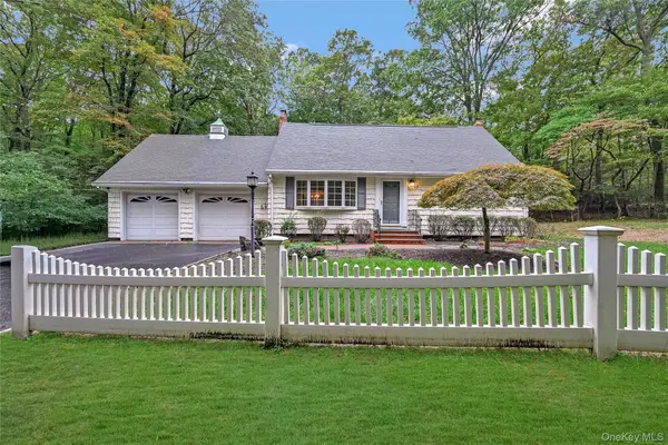 12 Valley Circle, Miller Place, NY 11764