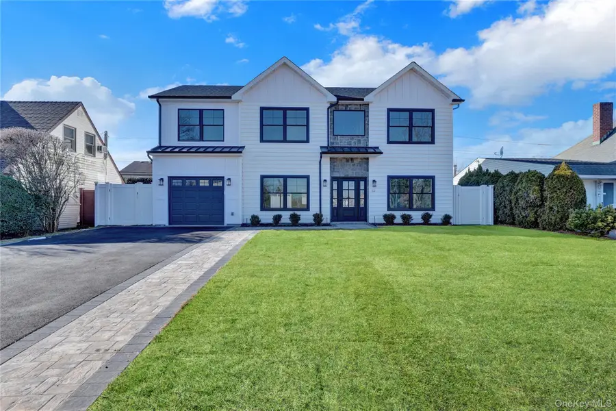 12 Dahlia Lane, Wantagh, NY 11793 - Image #3