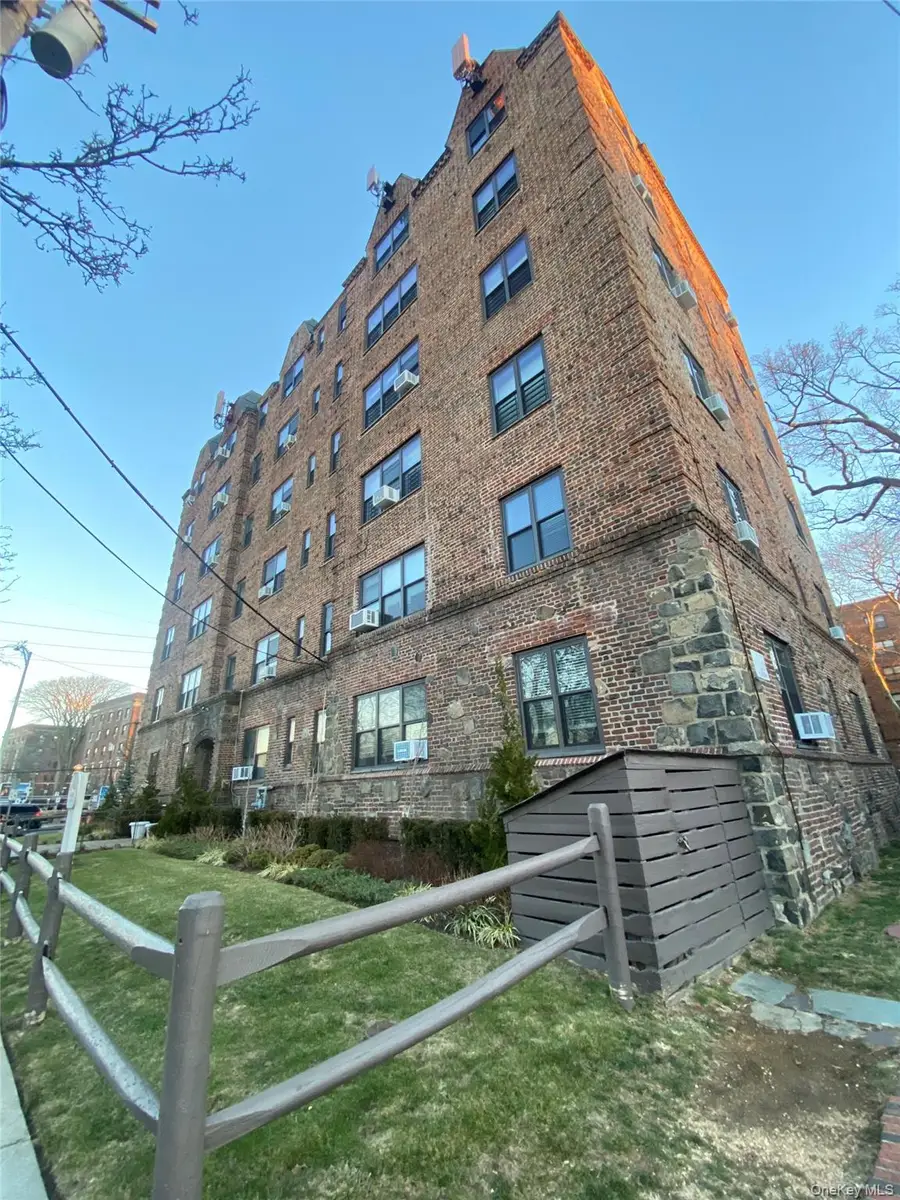 141 Wyckoff Place #6-E, Woodmere, NY 11598 - Image #2