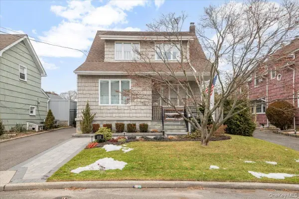 112 Longworth Avenue, Woodmere, NY 11598