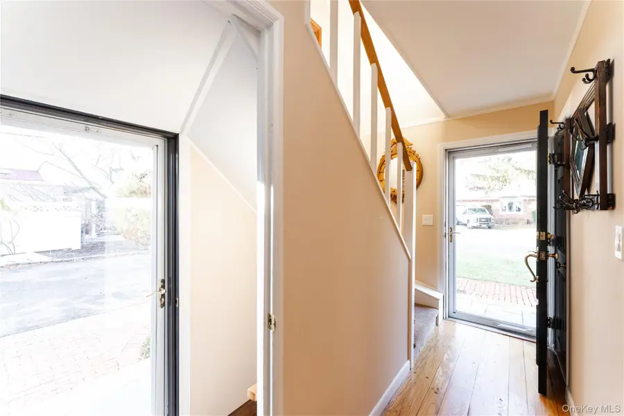 16 8th Street, Carle Place, NY 11514 - Image #2