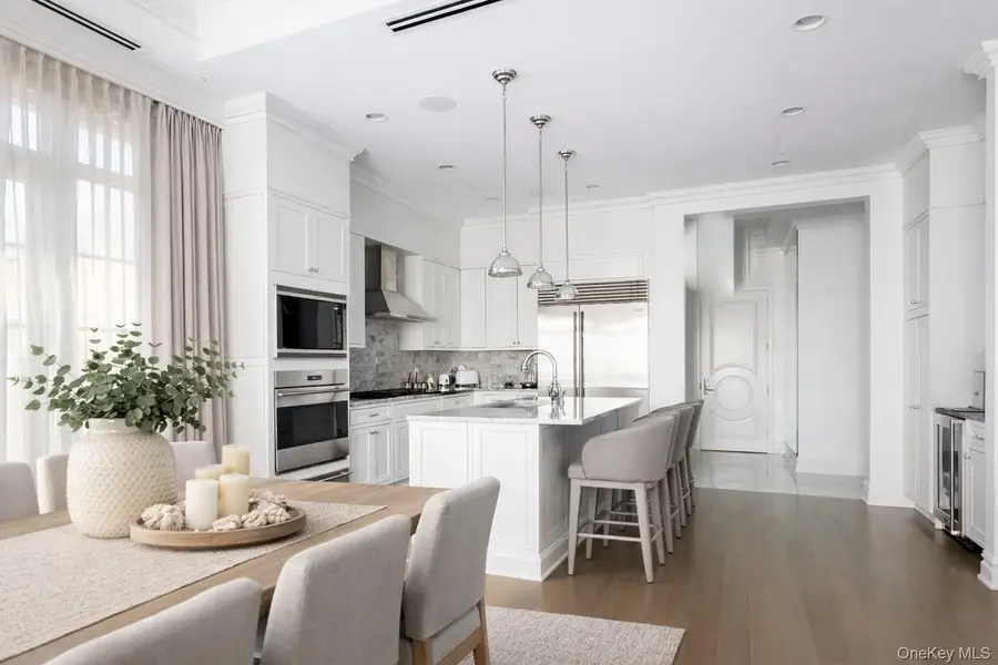 5000 Royal Court #5307, North Hills, NY 11040 - Image #2