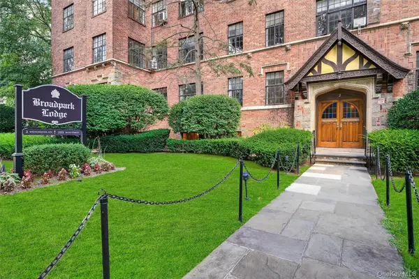 2 Westchester Avenue #3Q, White Plains, NY 10601