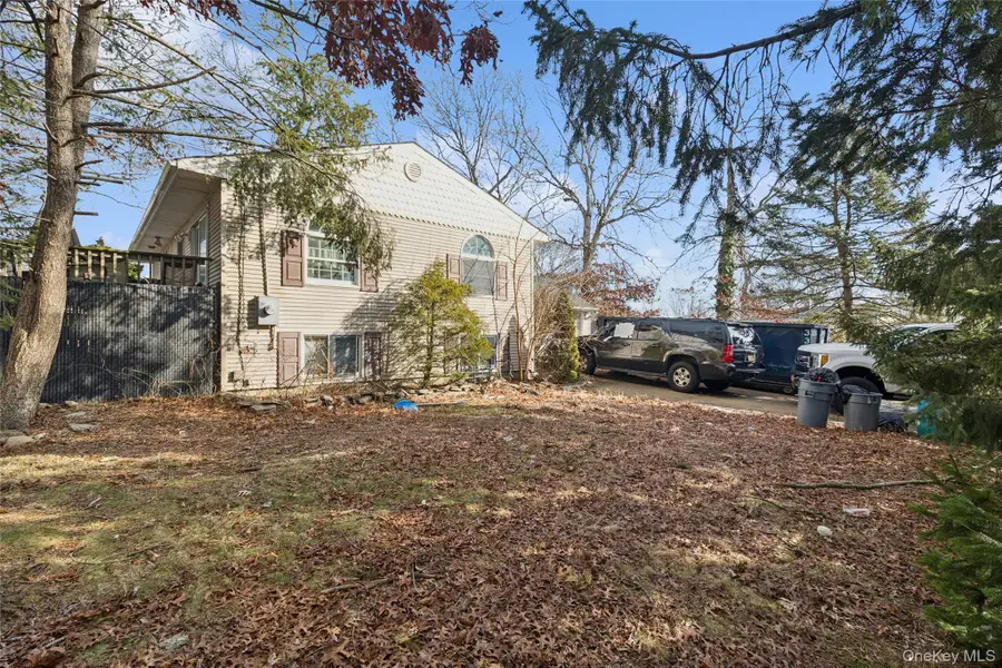 3 Allegheny Drive W, Farmingville, NY 11738 - Image #2