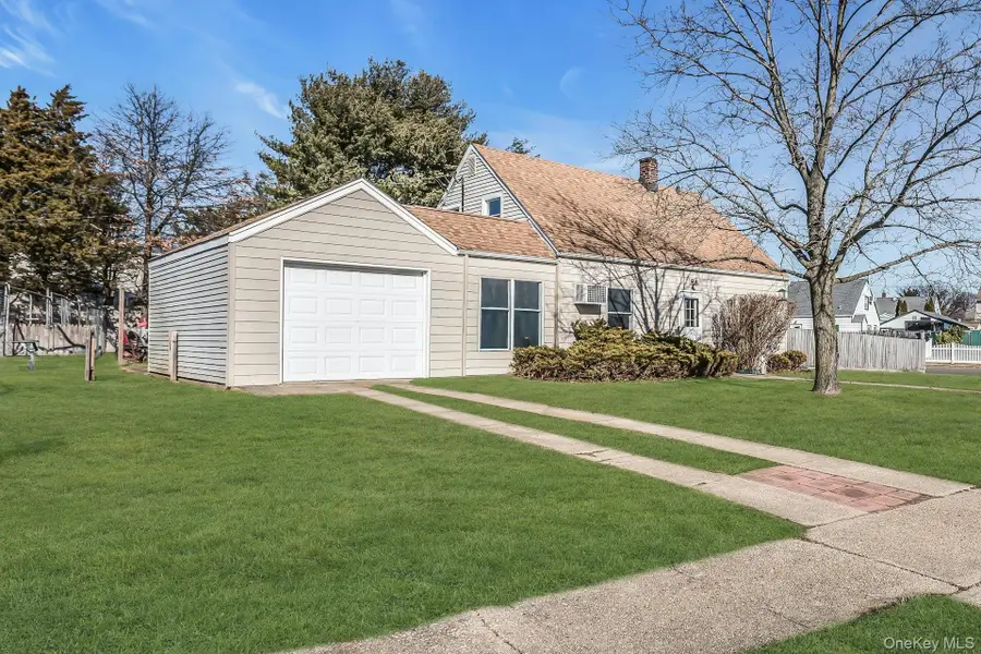 45 Chase Lane, Levittown, NY 11756 - Image #2