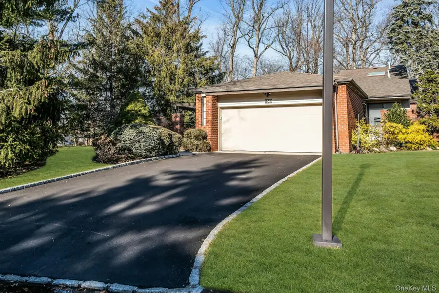 304 Aerie Court, Manhasset, NY 11030 - #3