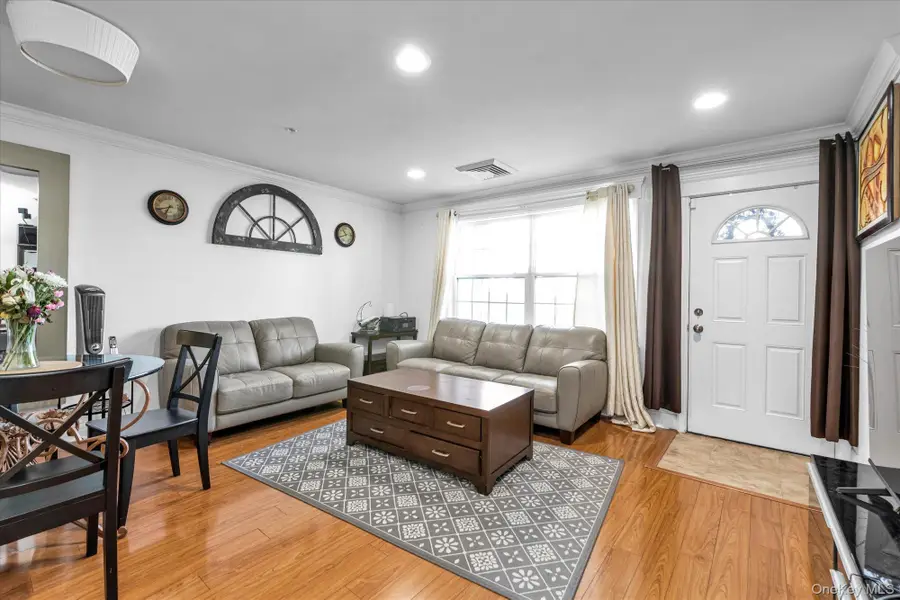 817 Willow Lane, Valley Stream, NY 11580 - #3