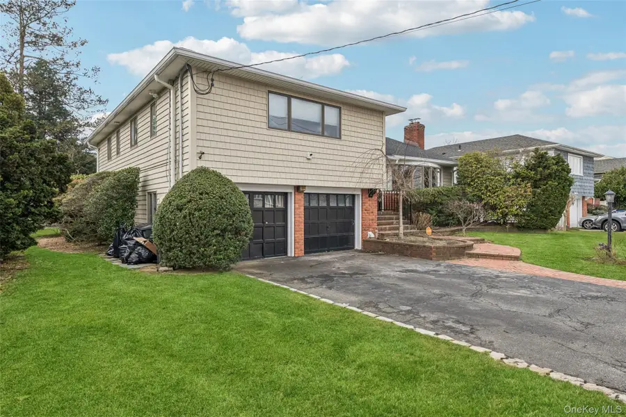 15 Baylis Place, Lynbrook, NY 11563 - Image #3