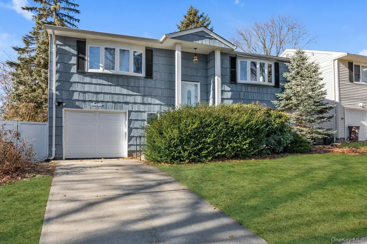 7 Vilno Court, Huntington Station, NY 11746 - Image #1