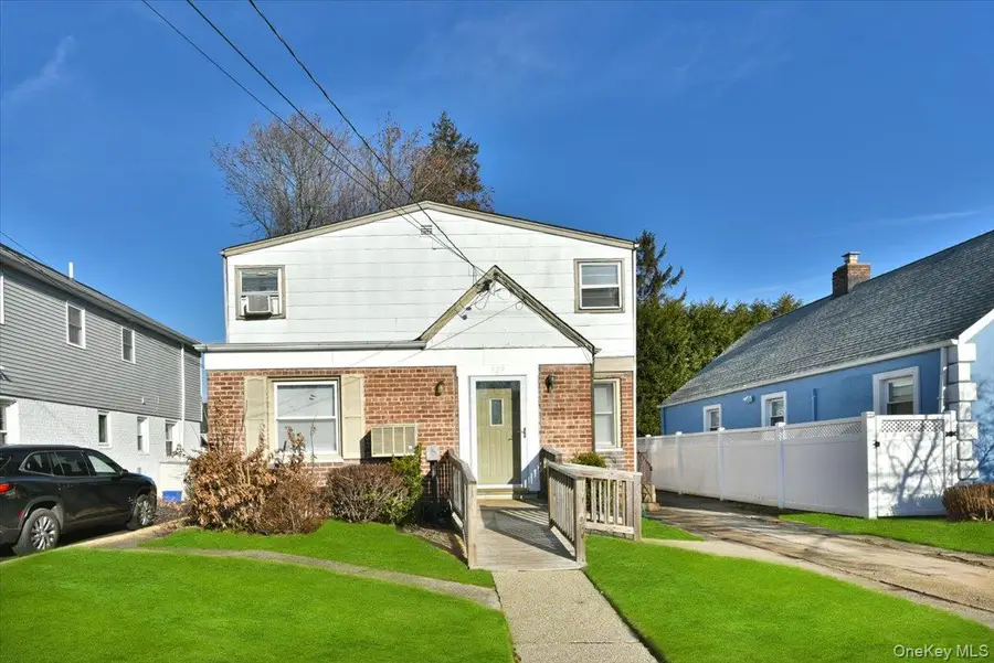 529 Stratford Road, South Hempstead, NY 11550 - Image #2