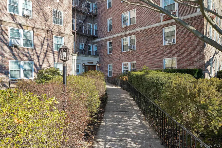 300 S Broadway #6H, Tarrytown, NY 10591 - Image #2