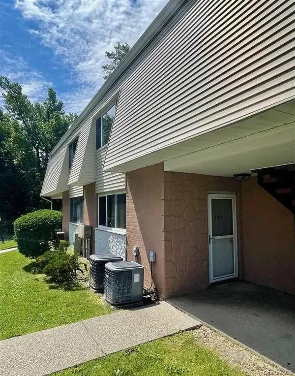 1201 Mcintosh Place #12A, Newburgh, NY 12550