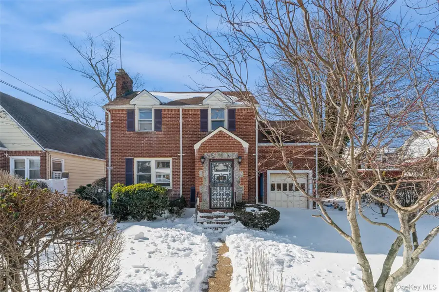 12 Taylor Place, Hempstead, NY 11550 - Image #2