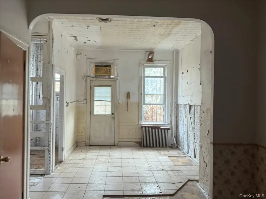 68-09 60th Street, Ridgewood, NY 11385 - Image #3