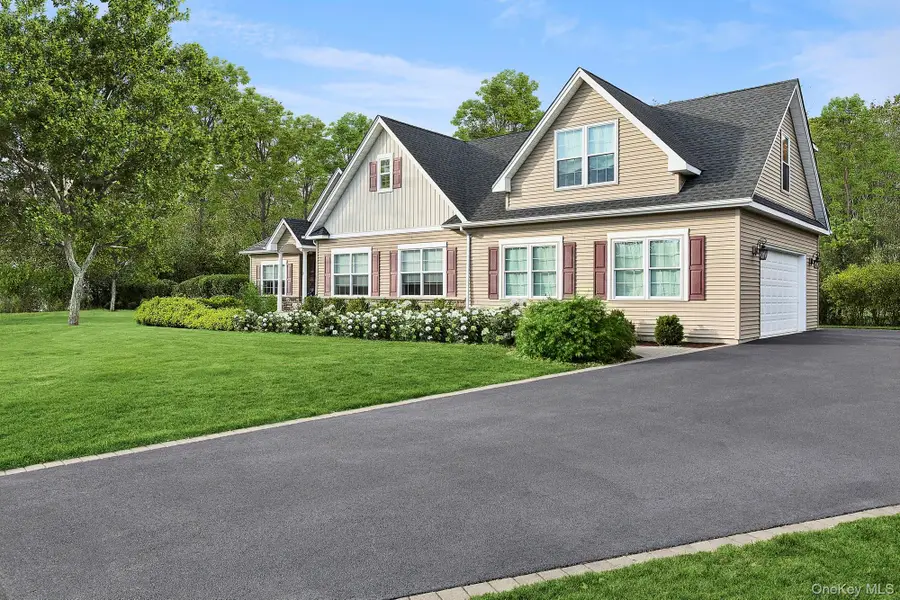 9 Sipala Court, Manorville, NY 11949 - Image #2