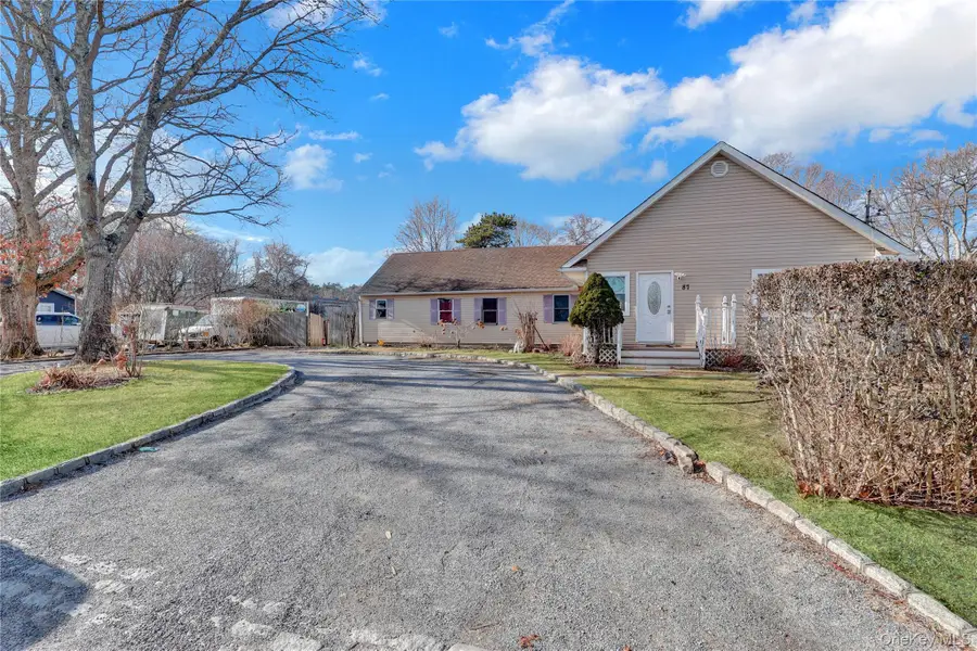 87 Vail Avenue, Riverside, NY 11901 - Image #3