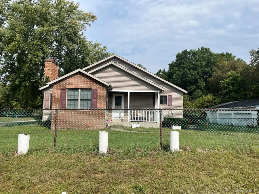 44 Chauncey Lane, Coram, NY 11727 - Image #2