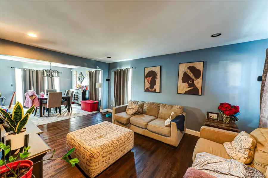 44 Chauncey Lane, Coram, NY 11727 - #3